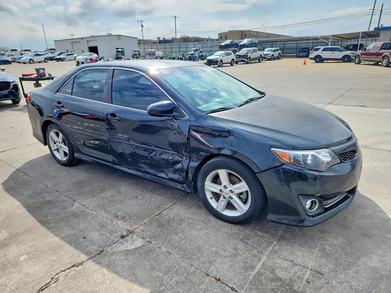 2013 Toyota Camry Se - Image 4