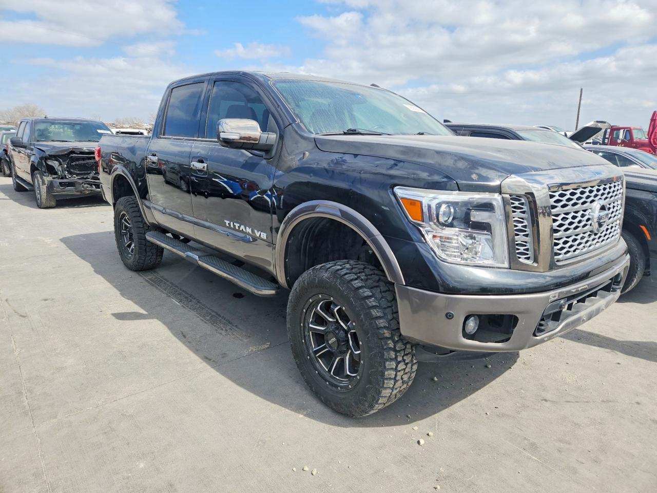 2019 Nissan Titan Platinum Reserve - Фото 4