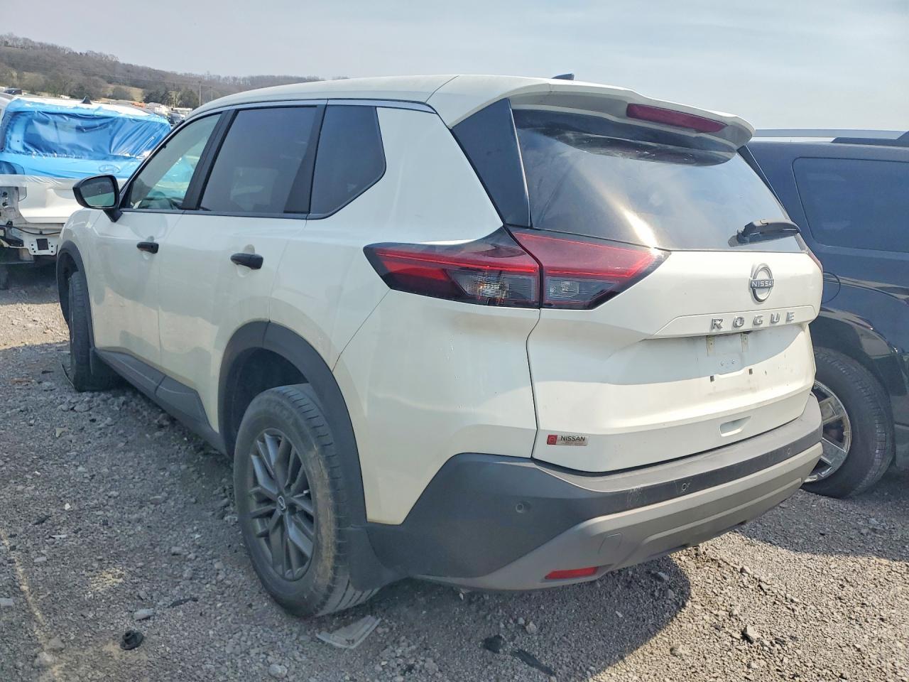 2023 Nissan Rogue S - Image 2