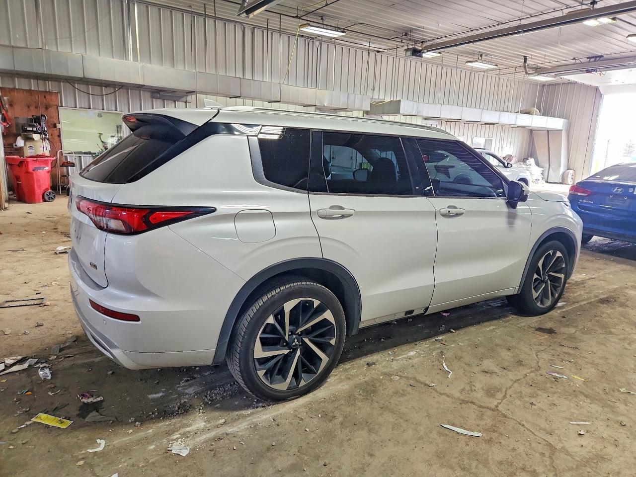 2022 Mitsubishi Outlander Sel - Фото 3