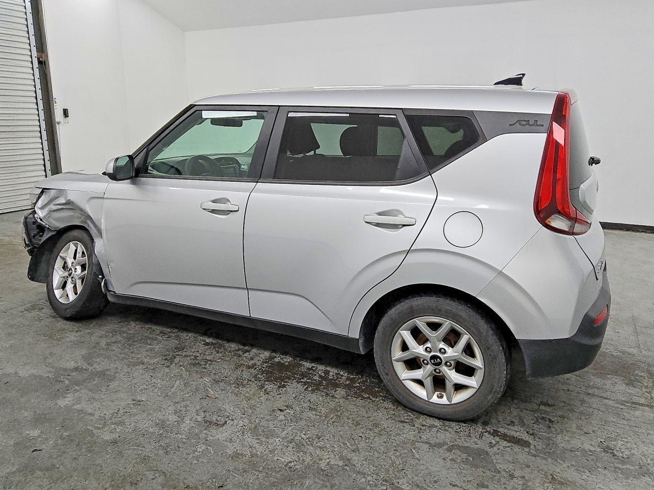 2021 Kia Soul S - Фото 2