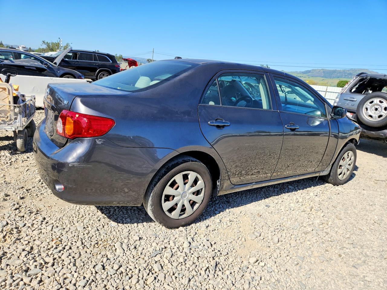 2010 Toyota Corolla Le - Image 3