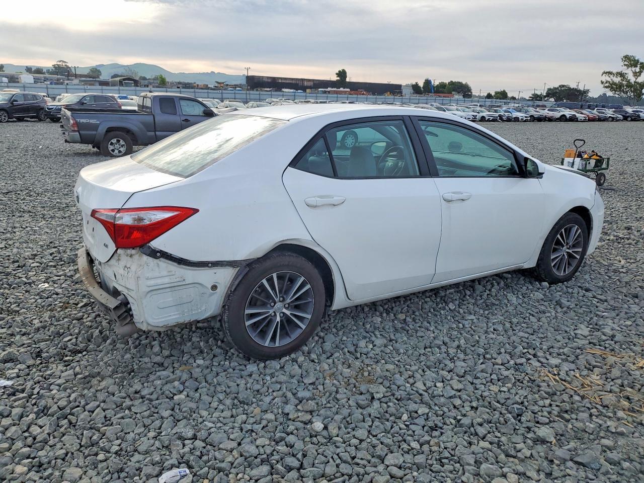2016 Toyota Corolla Le Plus - Фото 3