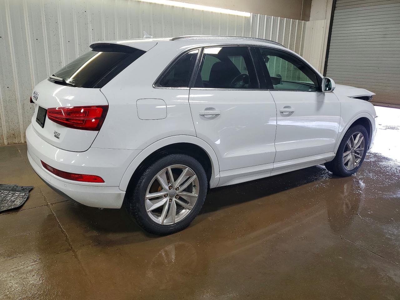 2016 Audi Q3 Premium Plus - Фото 3