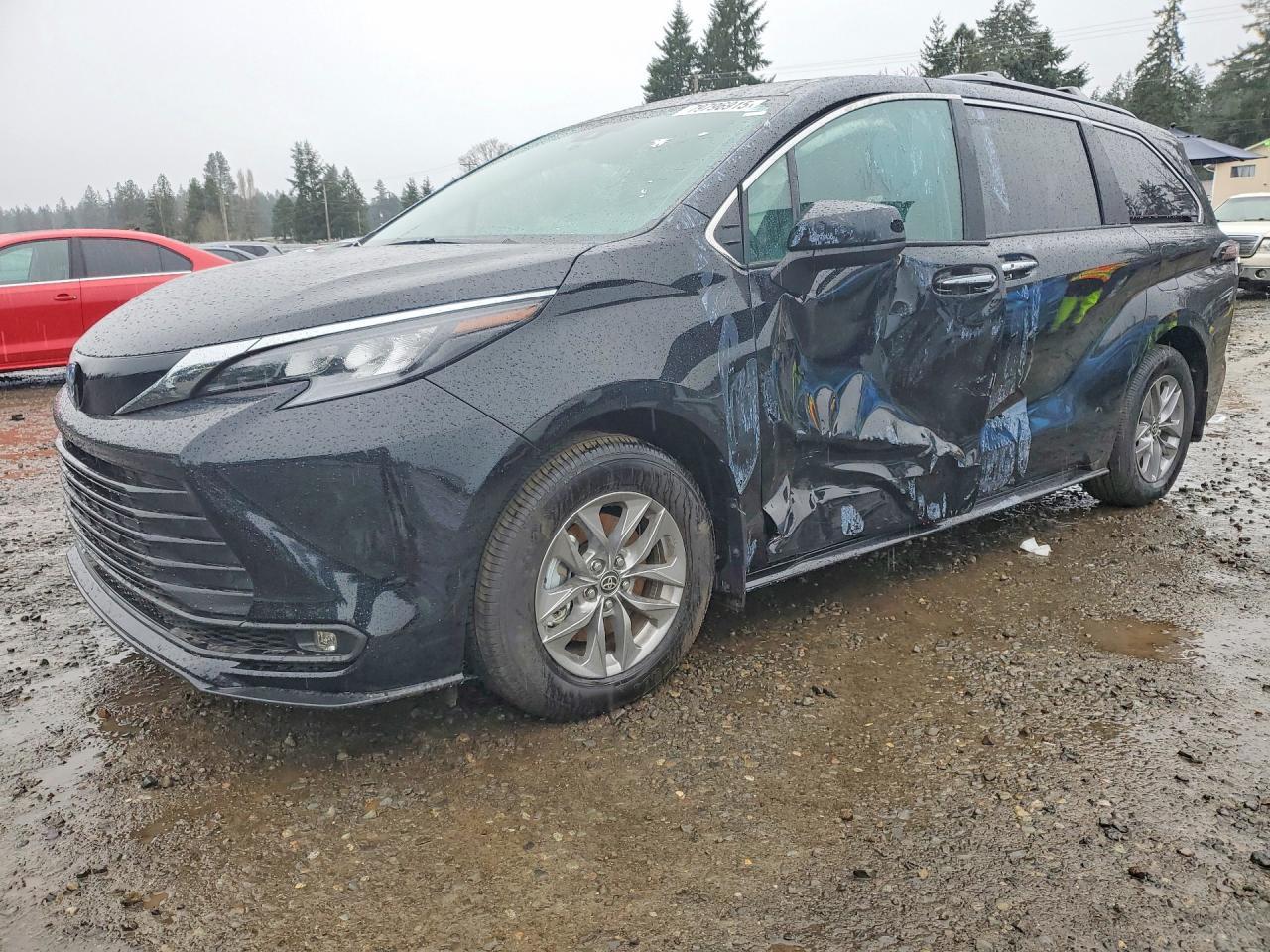 2025 Toyota Sienna Xle 7-Passenger