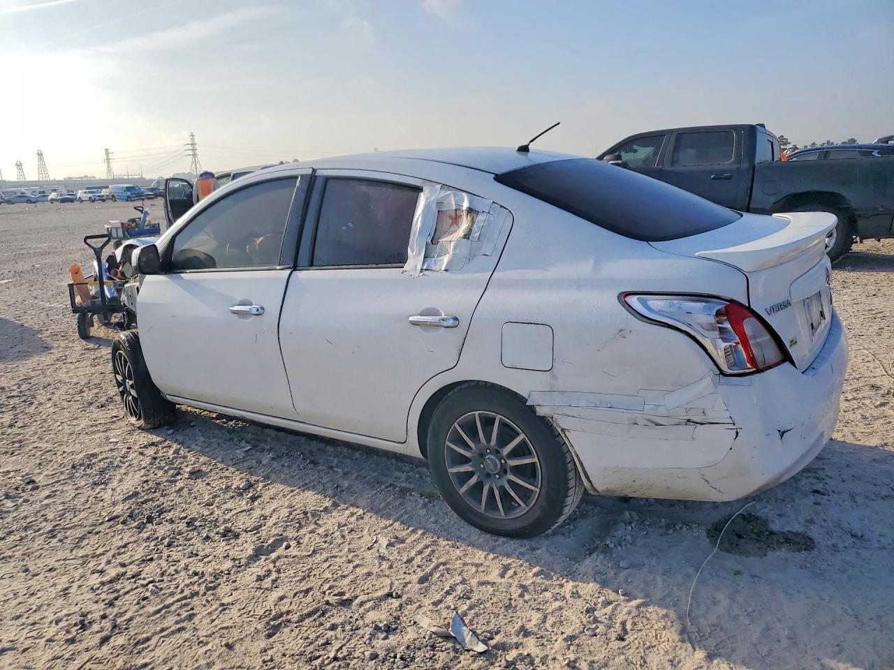 2014 Nissan Versa 1.6 Sv - Фото 2