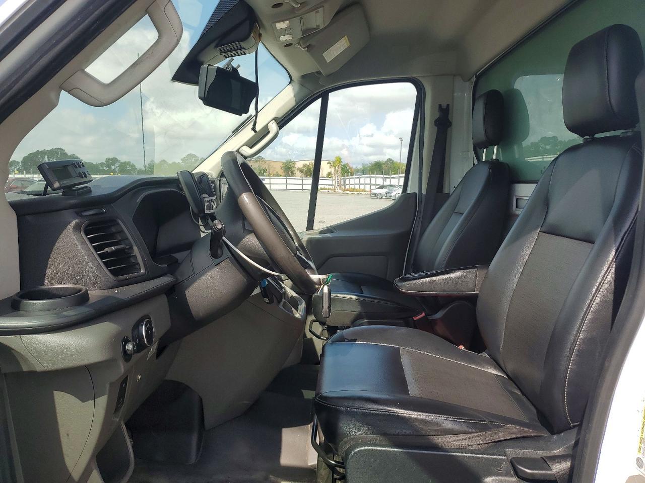 2021 Ford Transit Delivery Truck - Фото 7