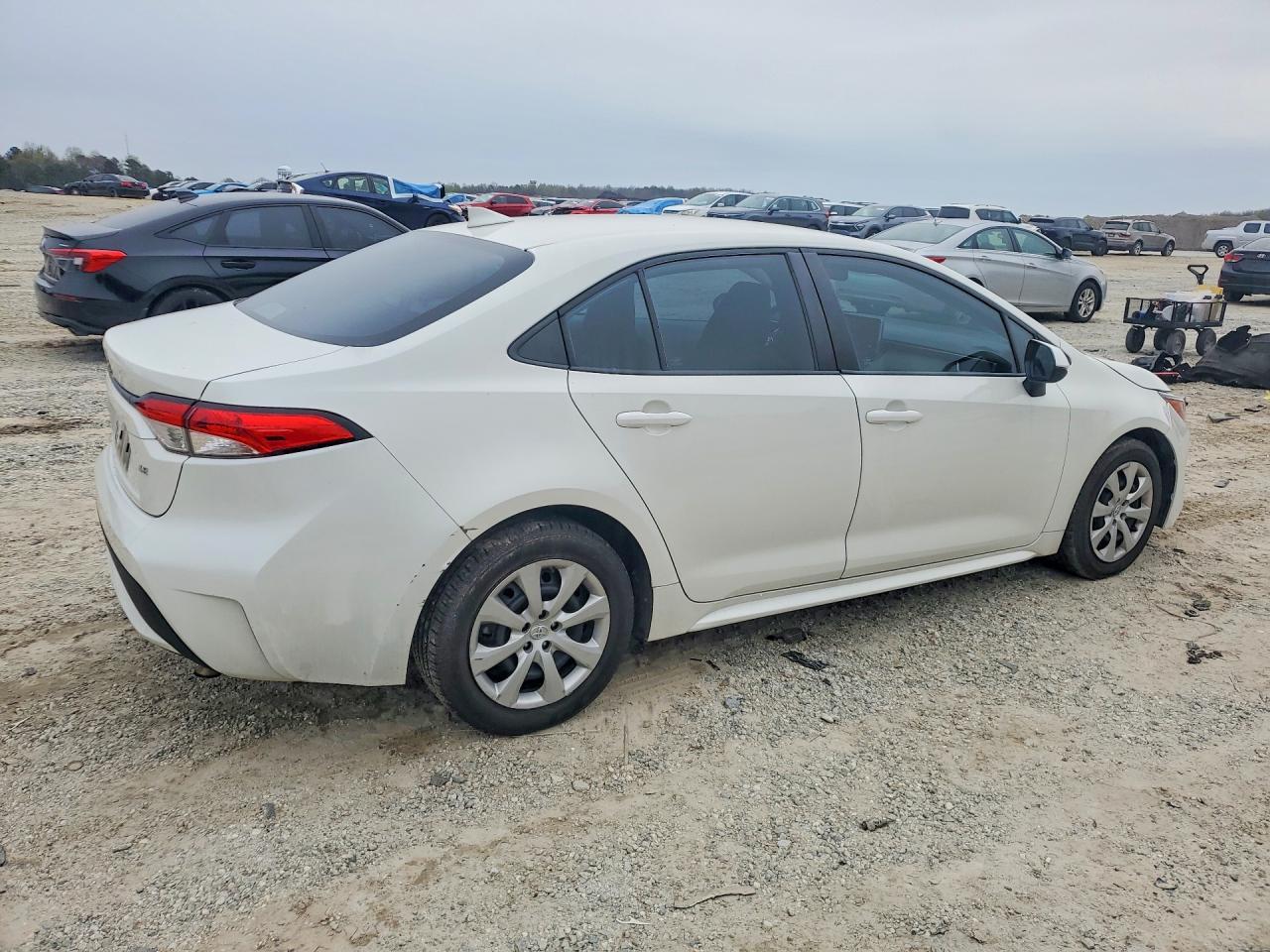 2020 Toyota Corolla Le - Фото 3