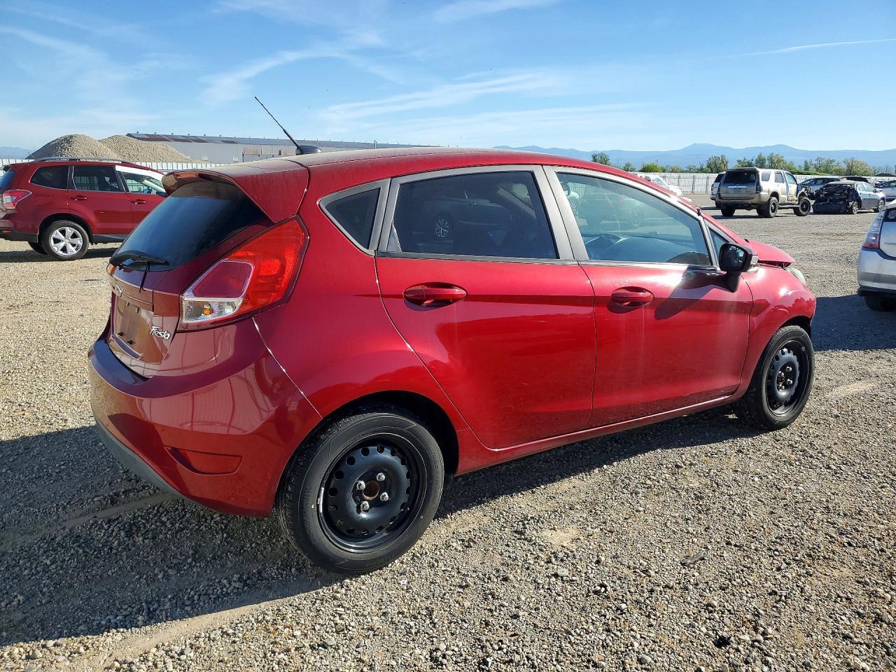 2015 Ford Fiesta Se - Image 3