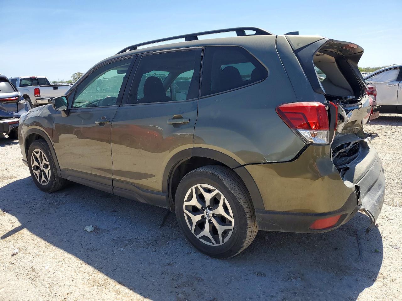 2023 Subaru Forester Premium - Фото 2