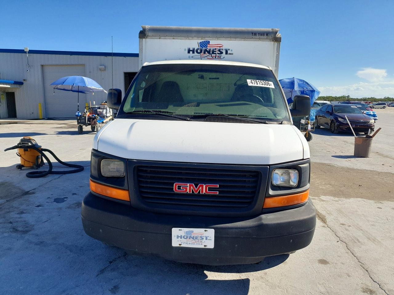 2005 GMC Savana Box Truck - Image 5