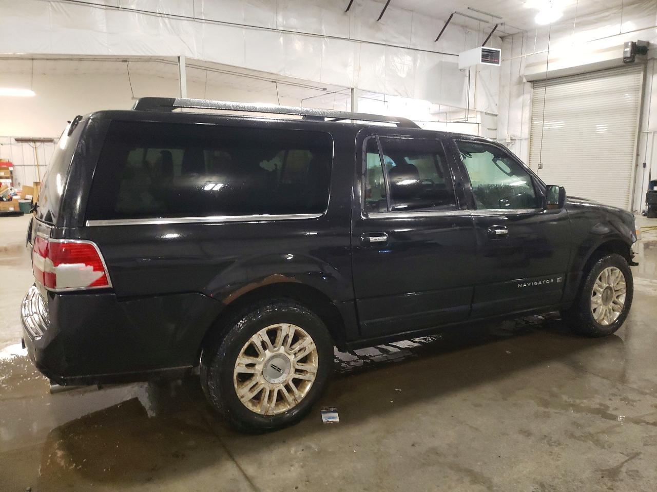 2013 Lincoln Navigator L - Фото 3