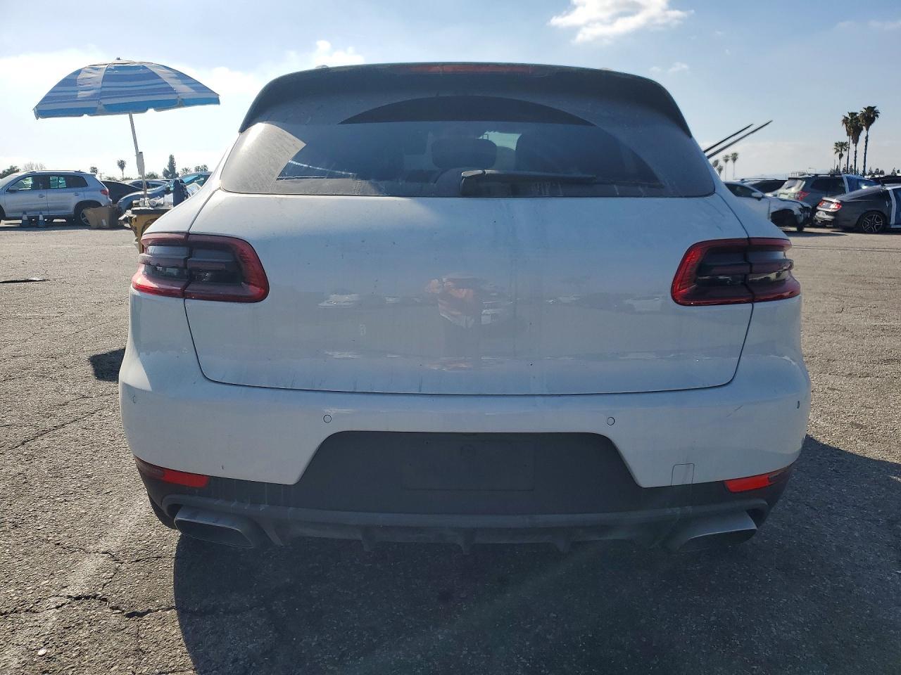 2017 Porsche Macan - Image 6