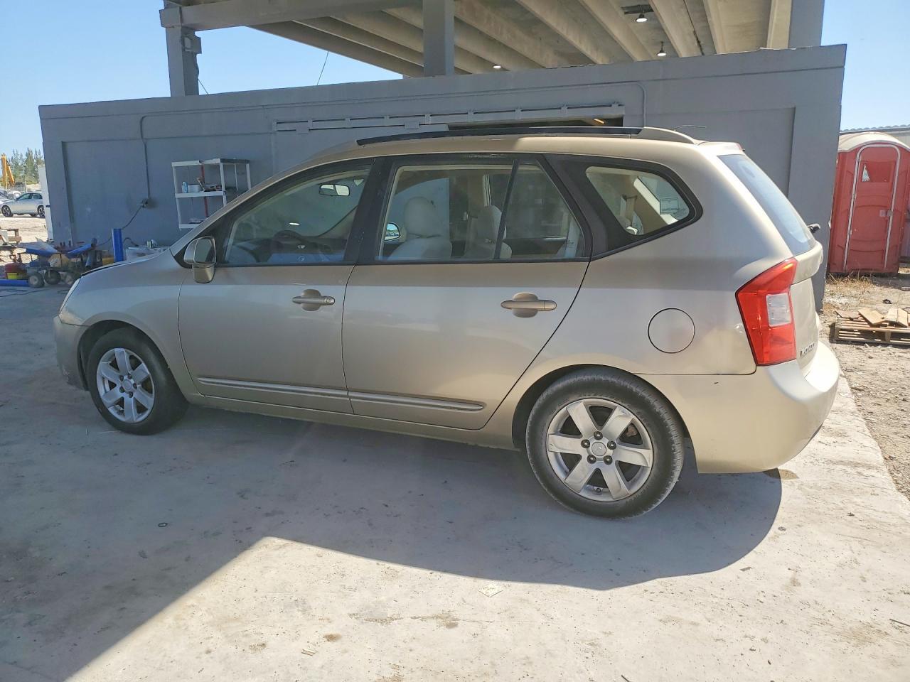 2007 Kia Rondo Lx - Фото 2