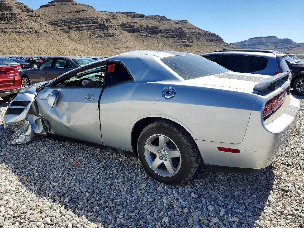 2010 Dodge Challenger Se - Image 2