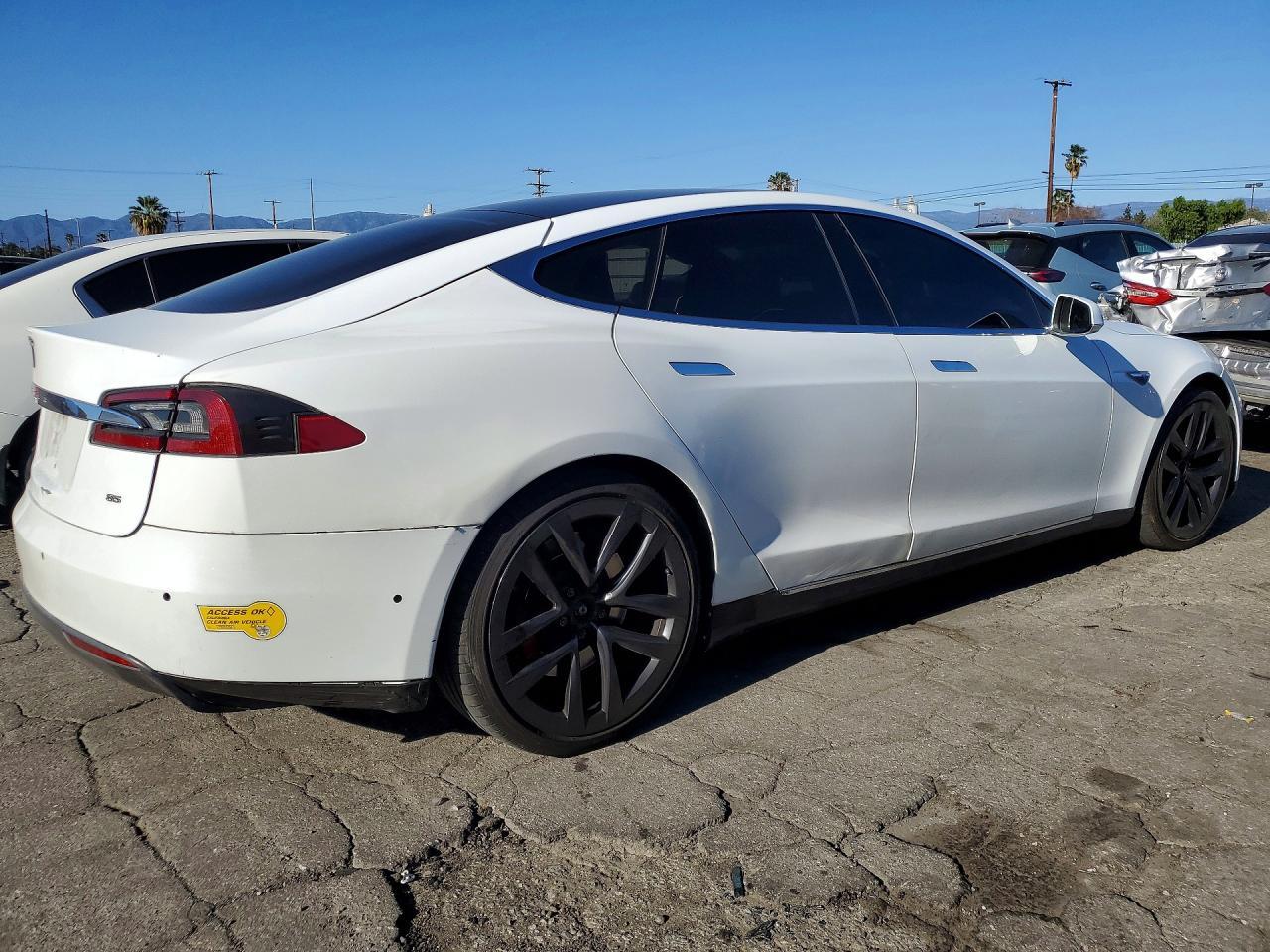 2013 Tesla Model S - Image 3
