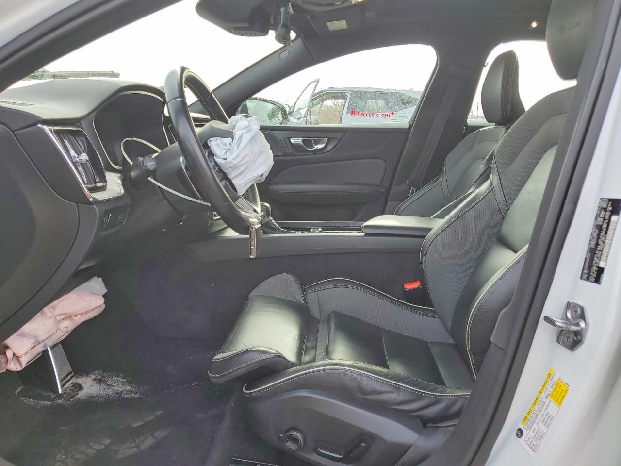 2019 Volvo S60 T6 R-Design - Image 7