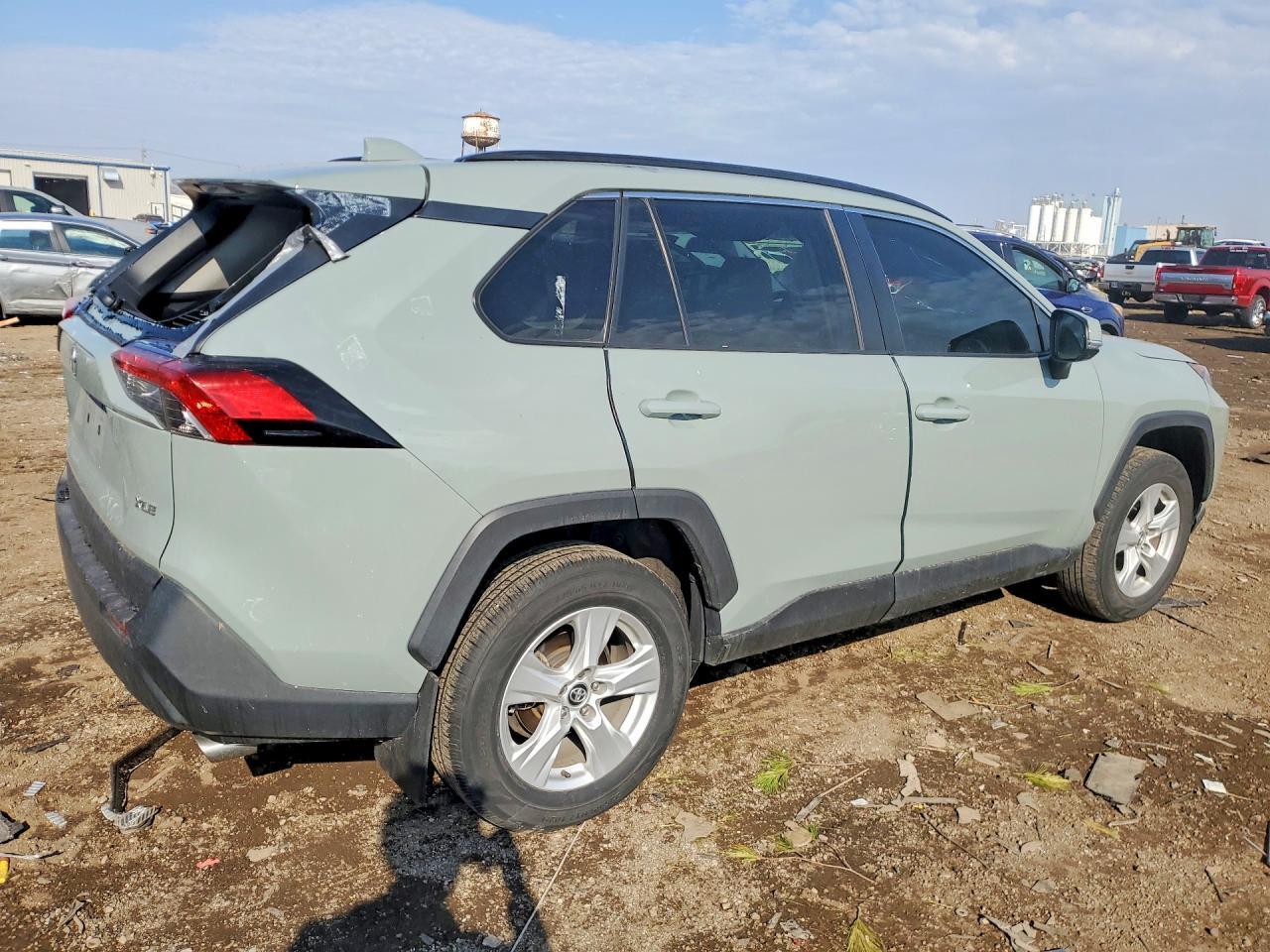 2021 Toyota Rav4 Xle - Image 3