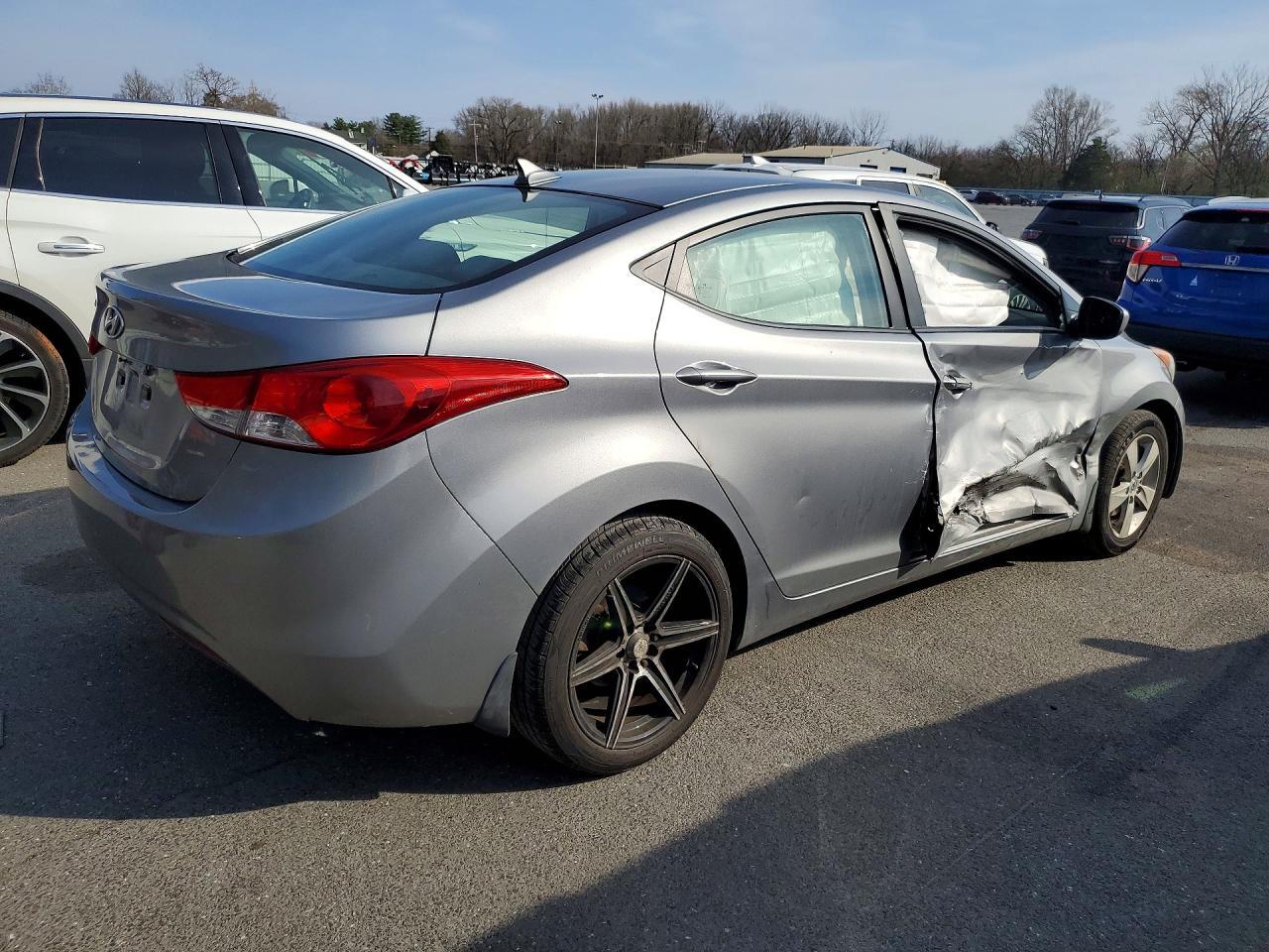 2013 Hyundai Elantra Gls - Фото 3