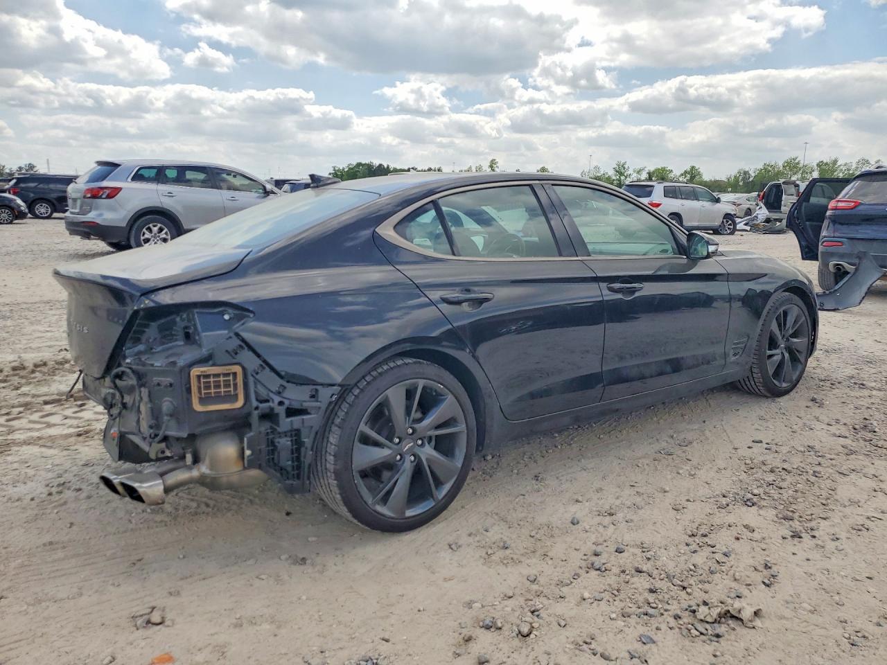 2023 Genesis G70 2.0T - Image 3