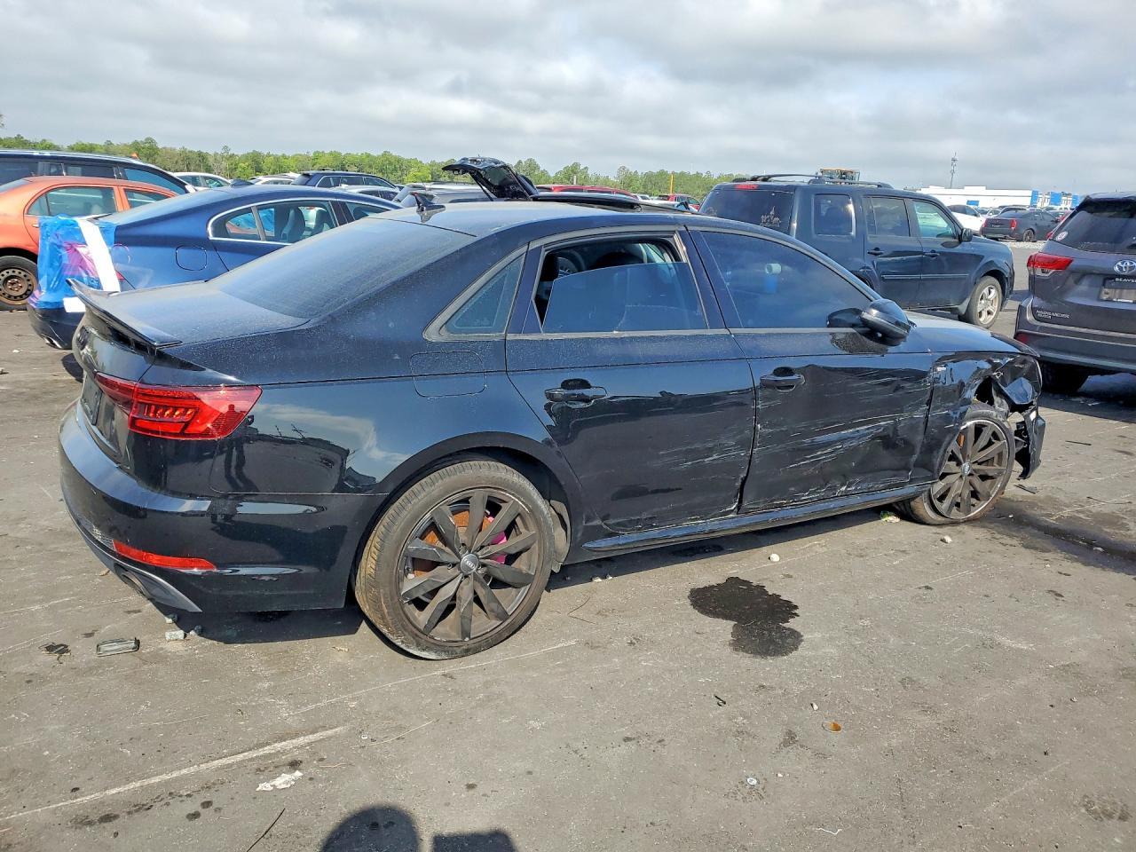 2018 Audi A4 Premium - Image 3