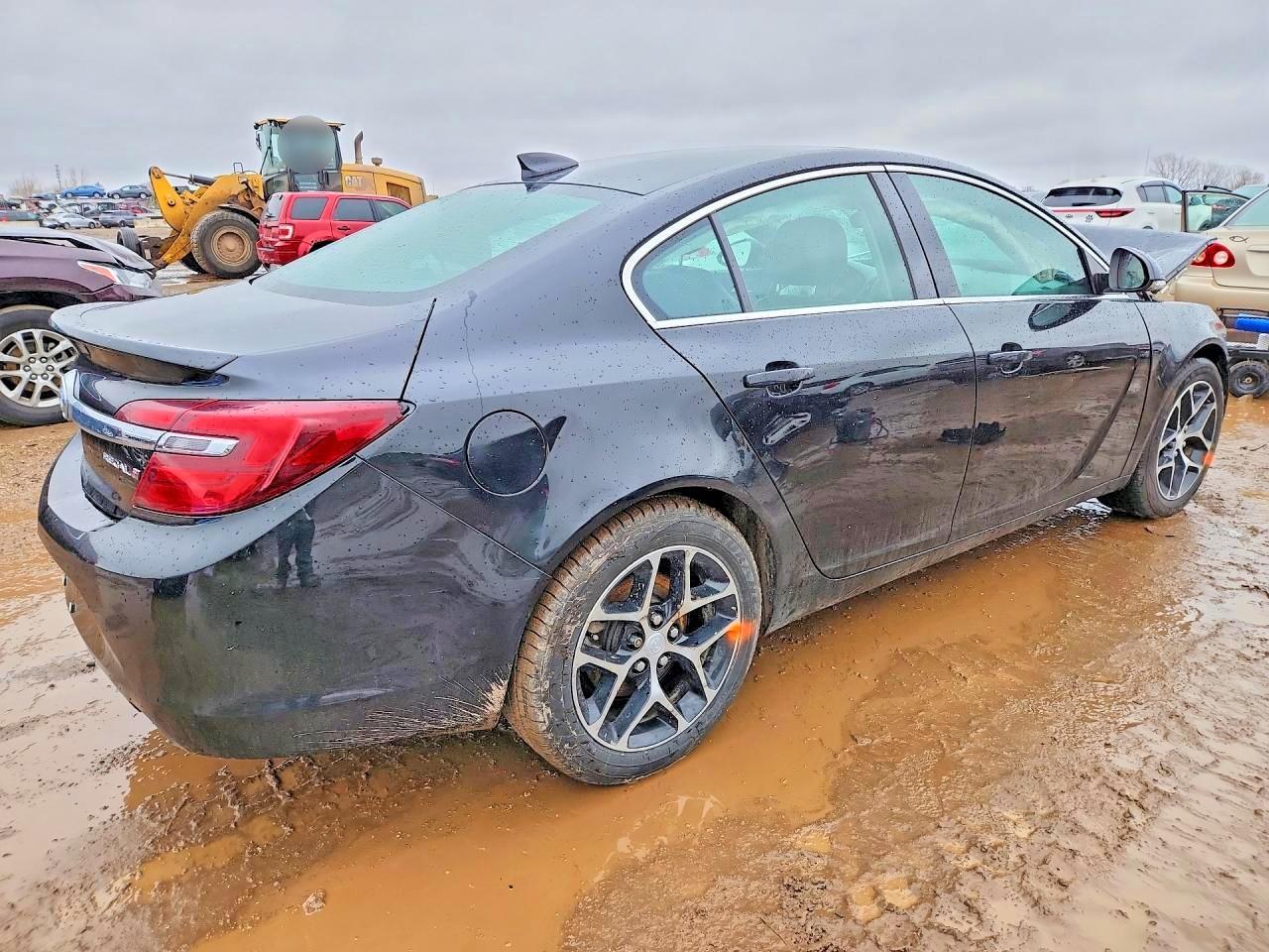 2017 Buick Regal Sport Touring - Image 3