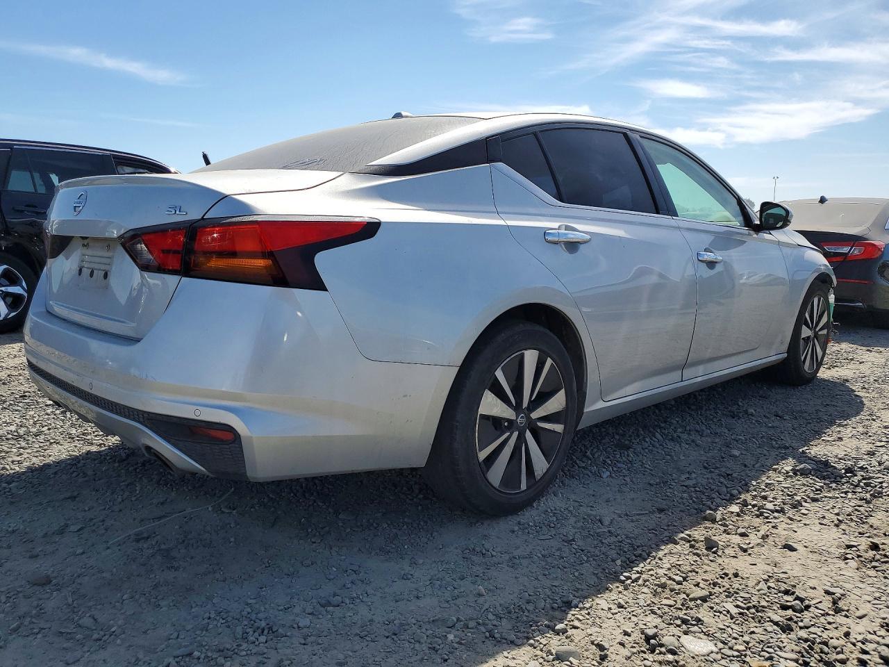 2019 Nissan Altima 2.5 Sl - Image 3