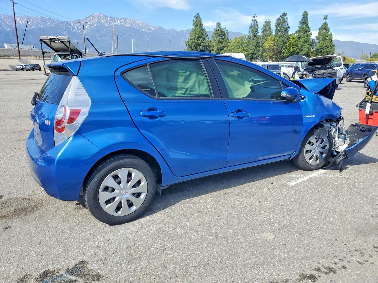 2014 Toyota Prius C One - Image 3