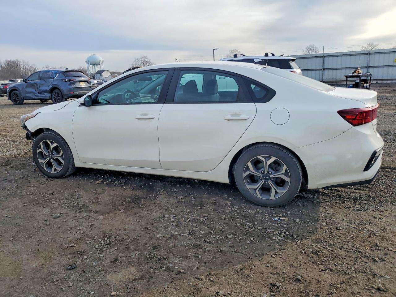 2020 Kia Forte Lxs - Image 2