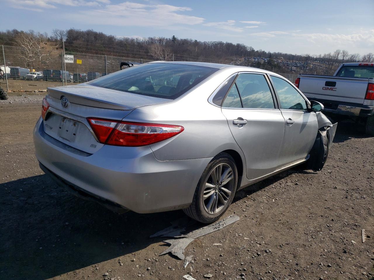 2017 Toyota Camry Se - Image 3