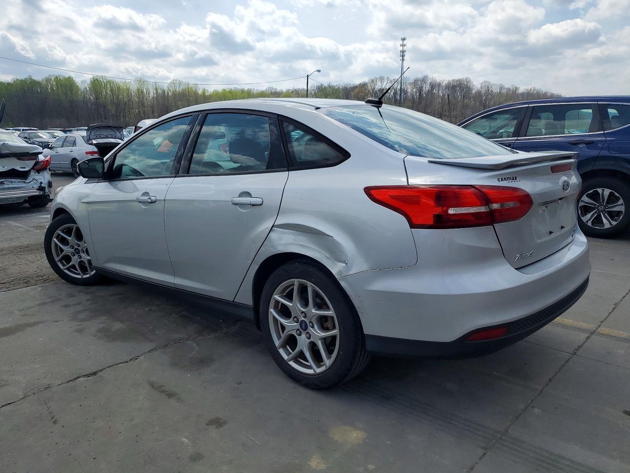 2015 Ford Focus Se - Image 2