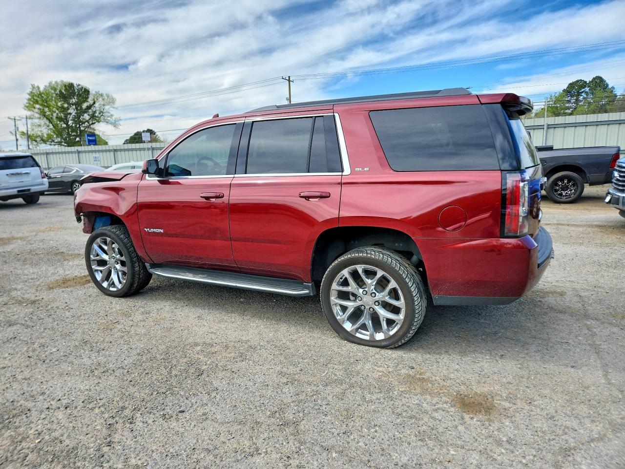 2020 GMC Yukon Sle - Фото 2