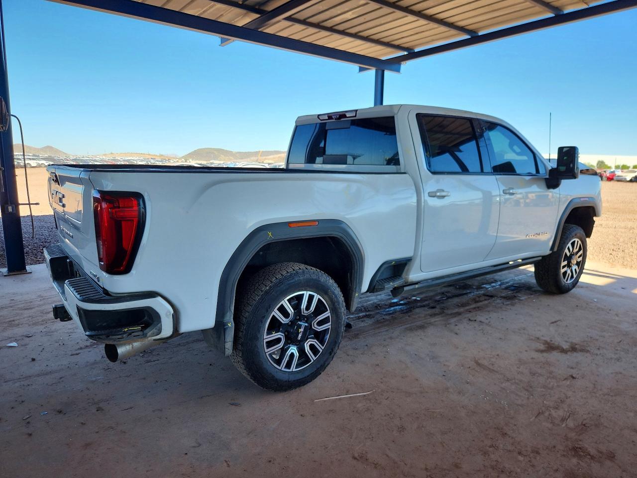 2023 GMC Sierra K2500 At4 - Фото 3
