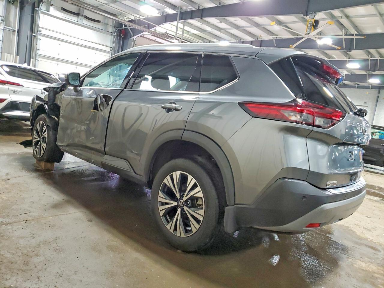 2021 Nissan Rogue Sv - Image 2