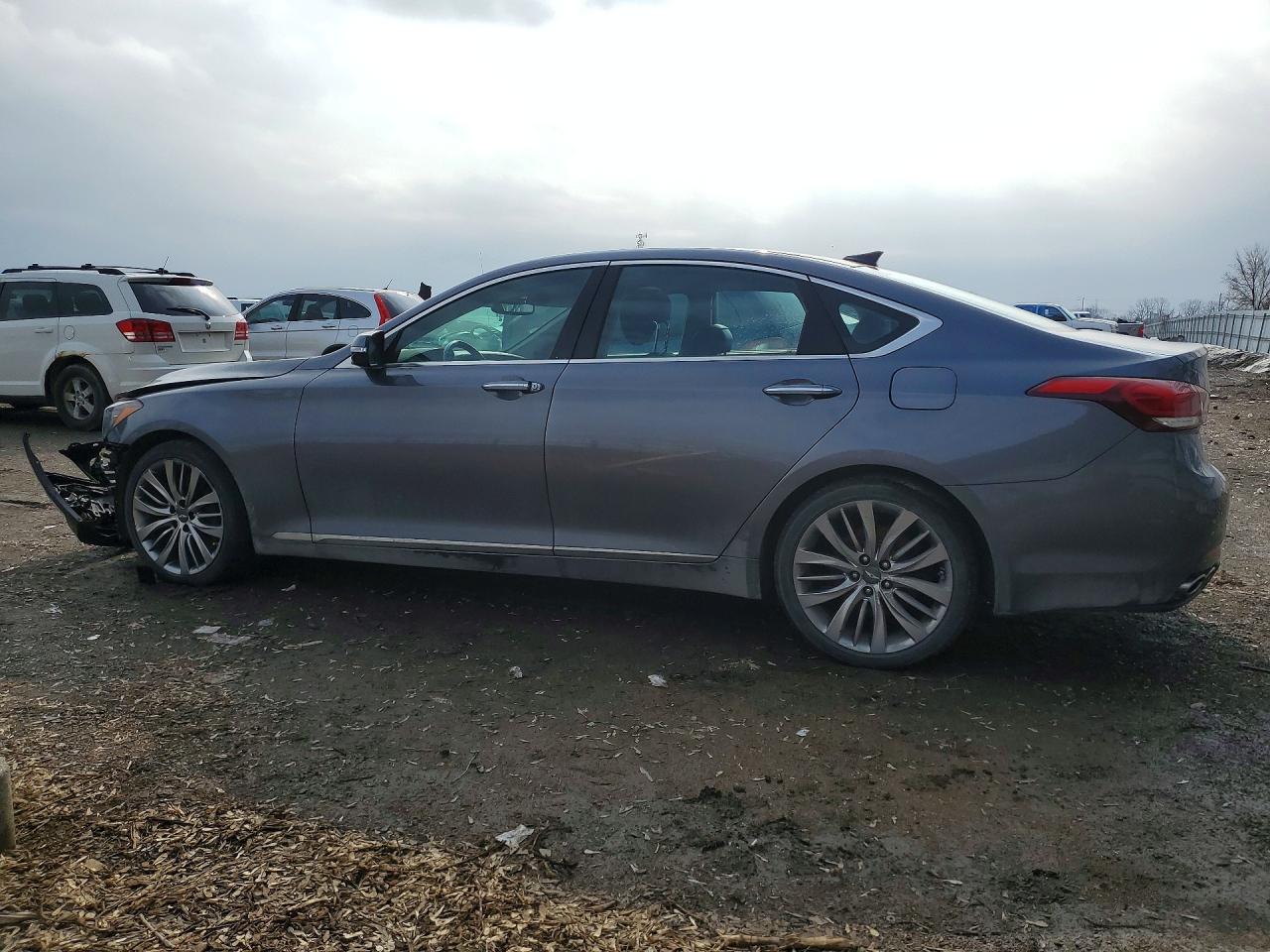 2015 Hyundai Genesis V8 4Dr - Фото 2