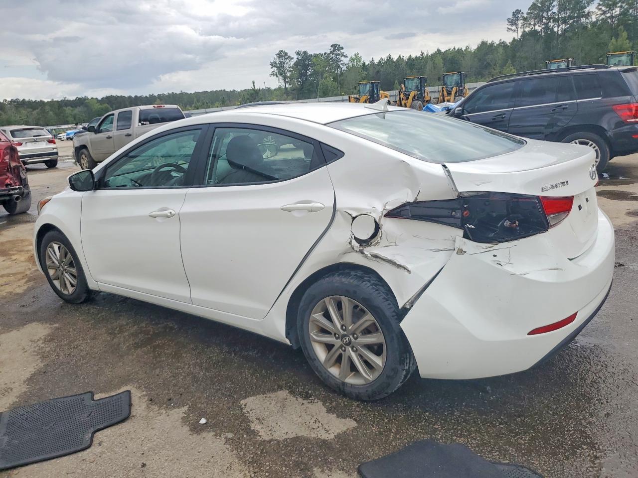 2014 Hyundai Elantra Se - Image 2