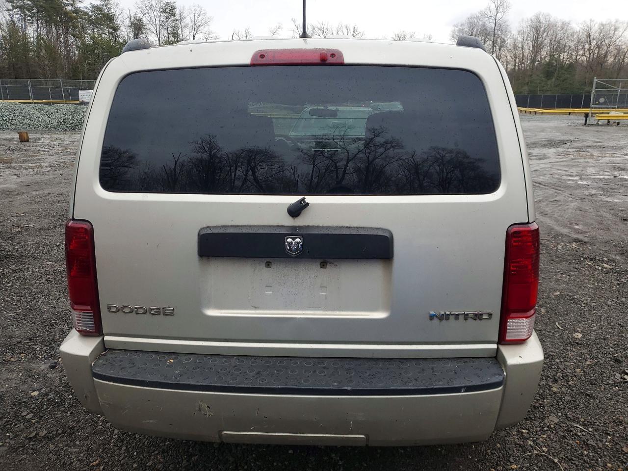 2009 Dodge Nitro Se - Image 6