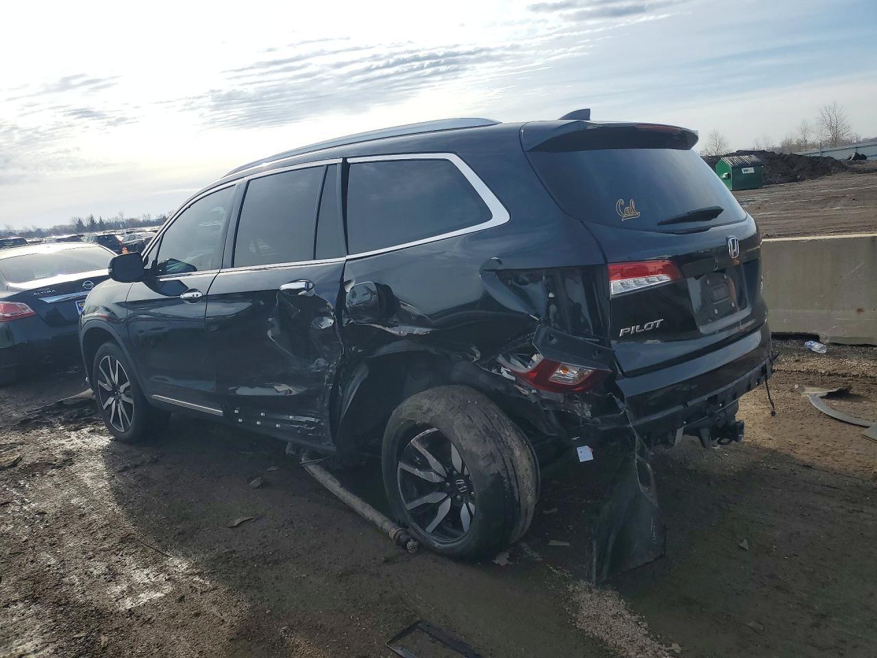 2021 Honda Pilot Touring - Фото 2