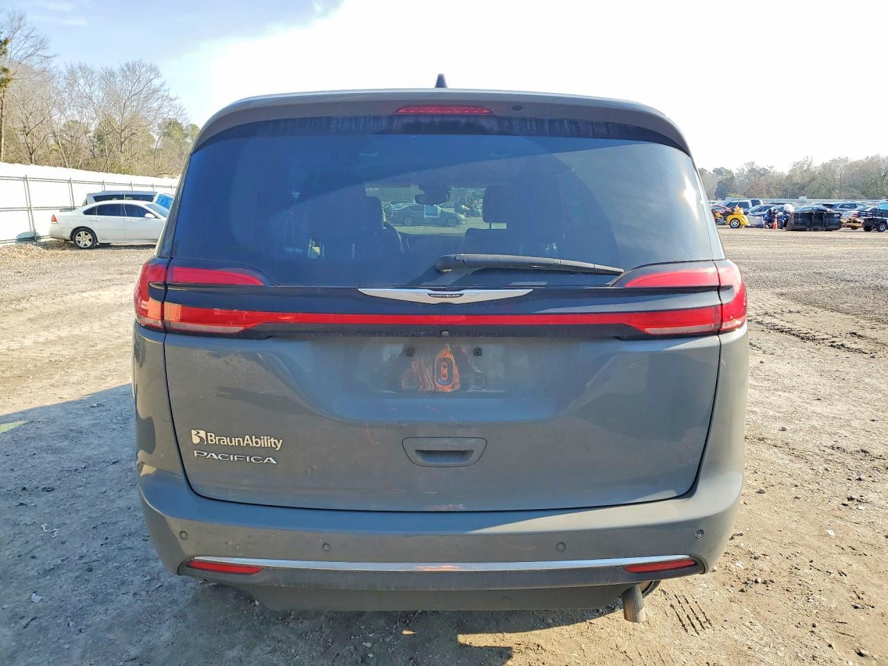 2023 Chrysler Pacifica Touring L - Фото 6