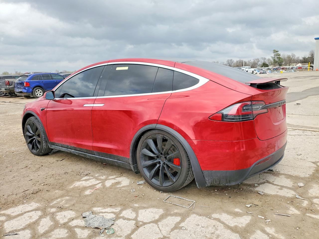 2020 Tesla Model X - Фото 2