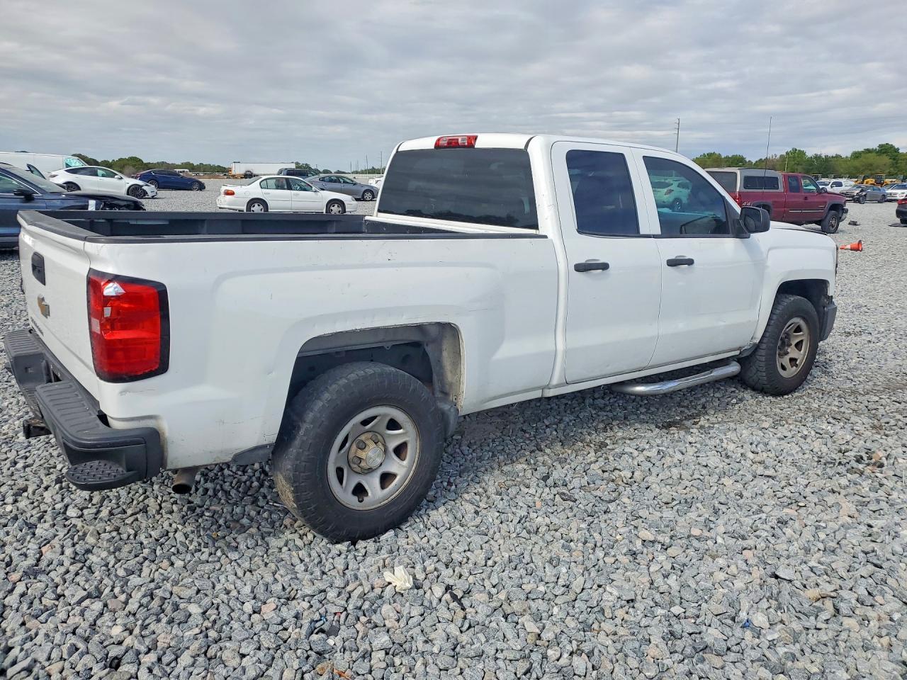 2014 Chevrolet Silverado C1500 - Image 3