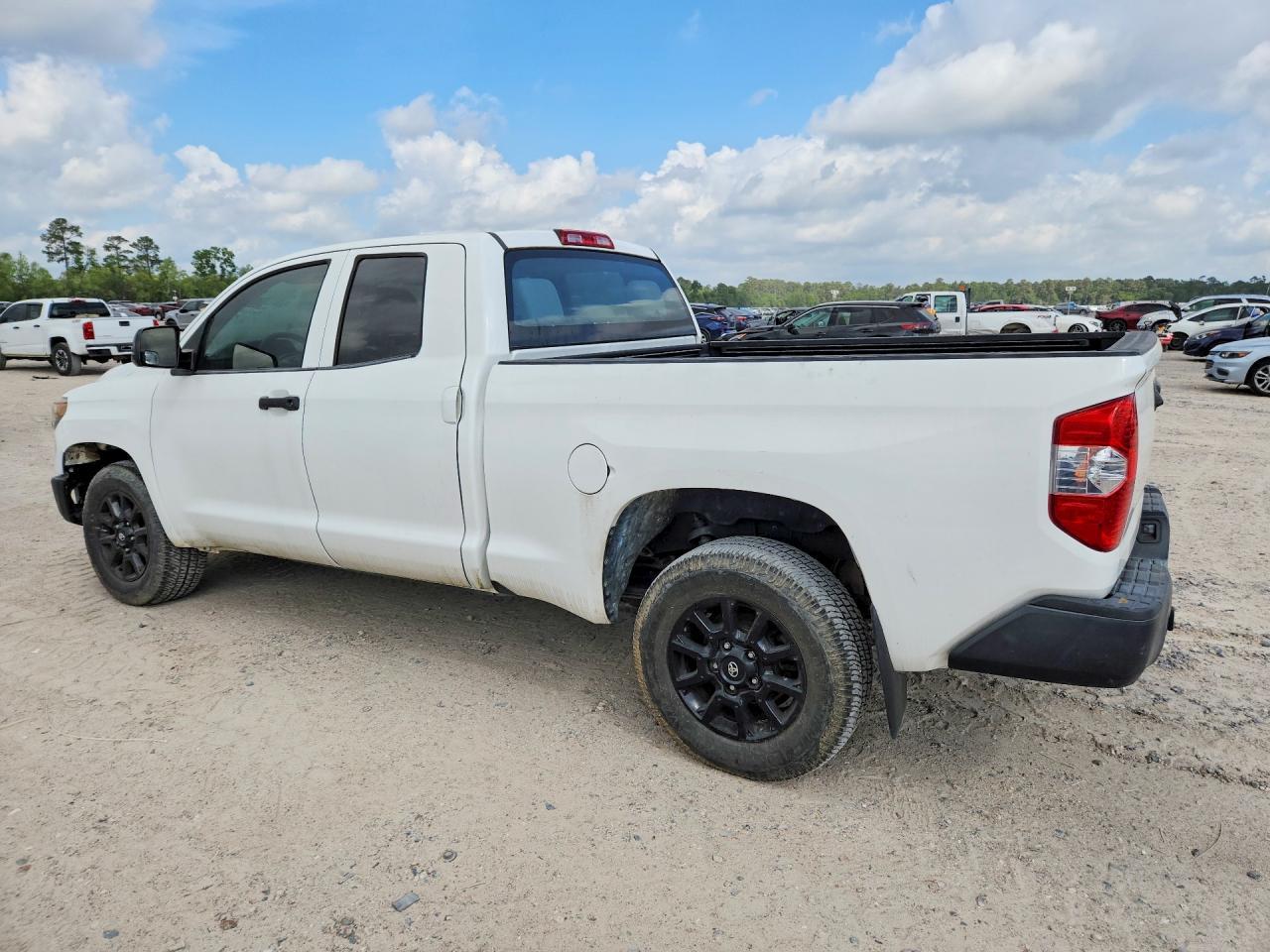 2019 Toyota Tundra Sr - Фото 2