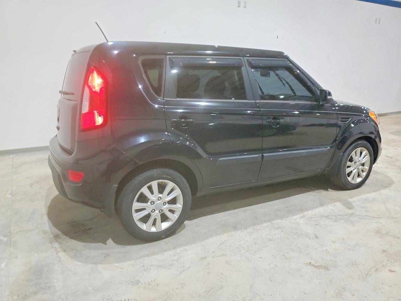 2013 Kia Soul + - Фото 3