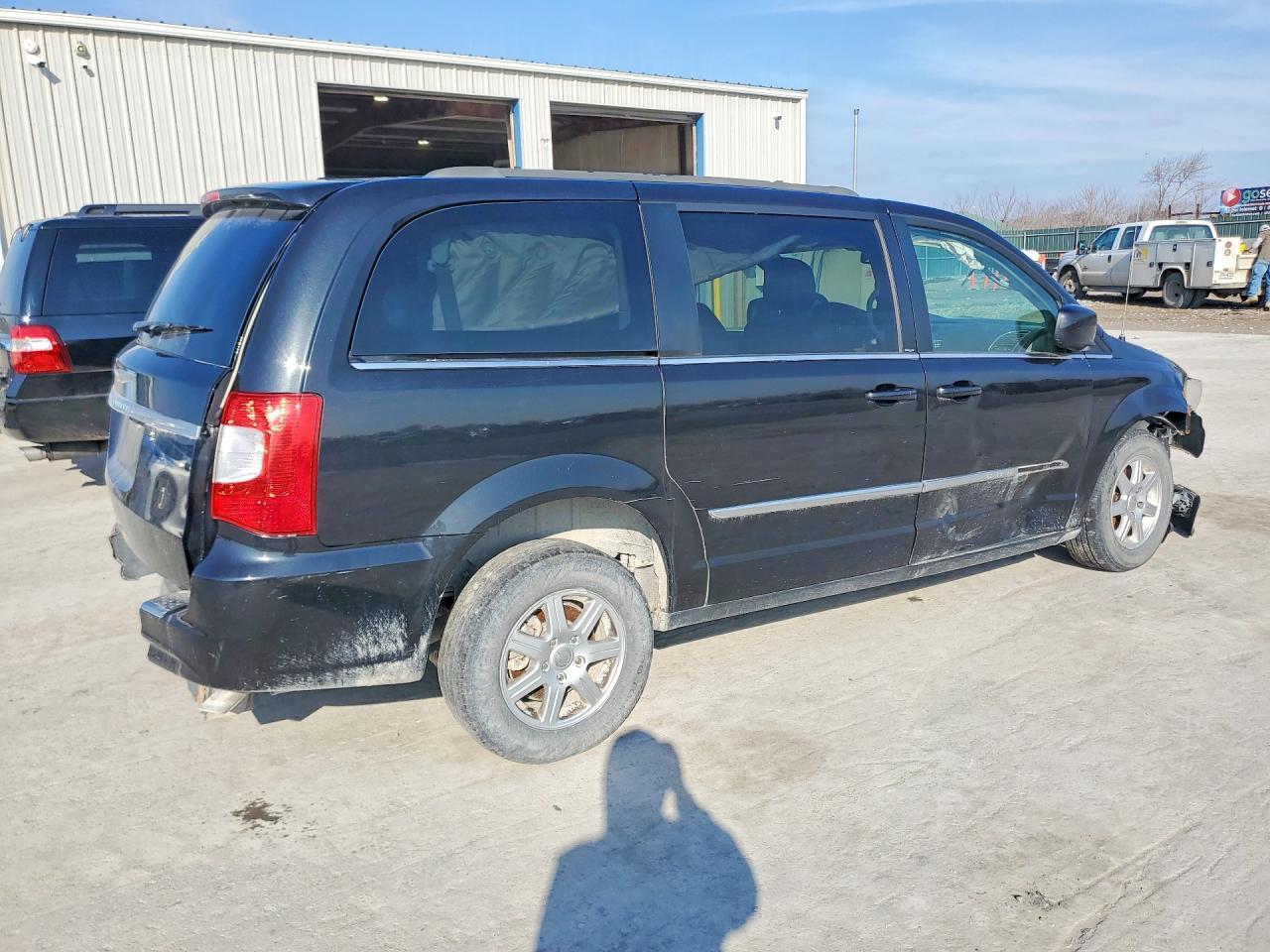 2012 Chrysler Town & Country Touring - Фото 3