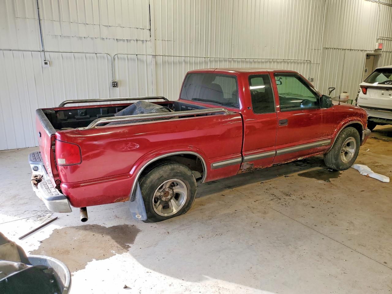 2001 Chevrolet .S10 - Image 3