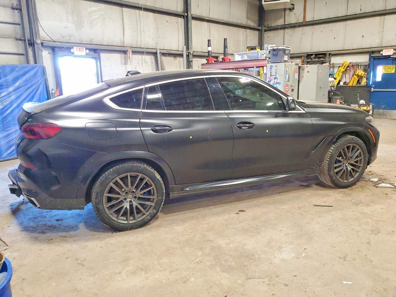 2022 BMW X6 xDrive40I - Фото 3