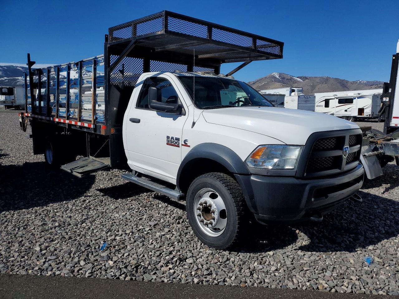 2015 Ram 5500 Flatbed Truck - Фото 4