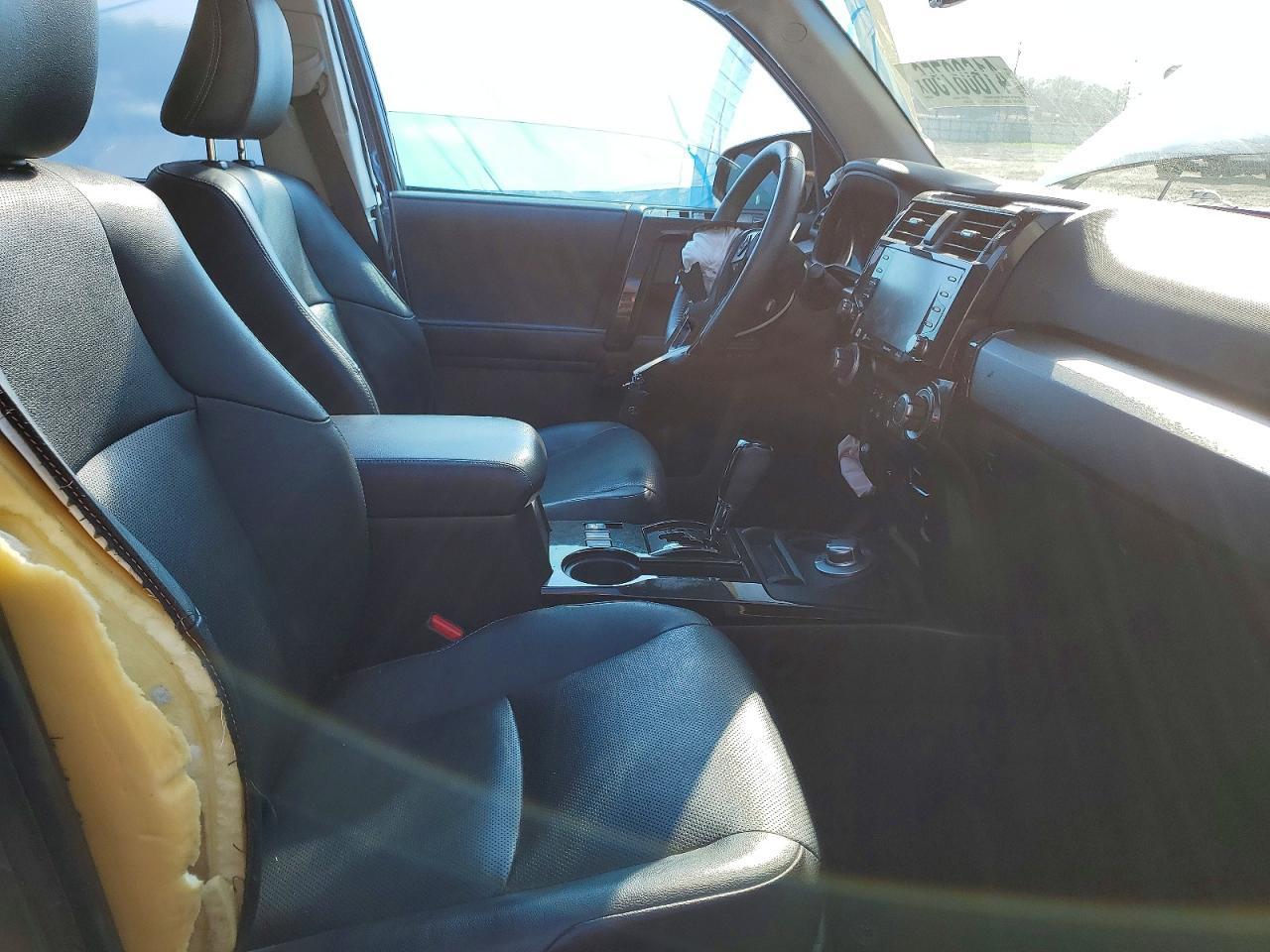 2021 Toyota 4Runner Nightshade Edition - Фото 7