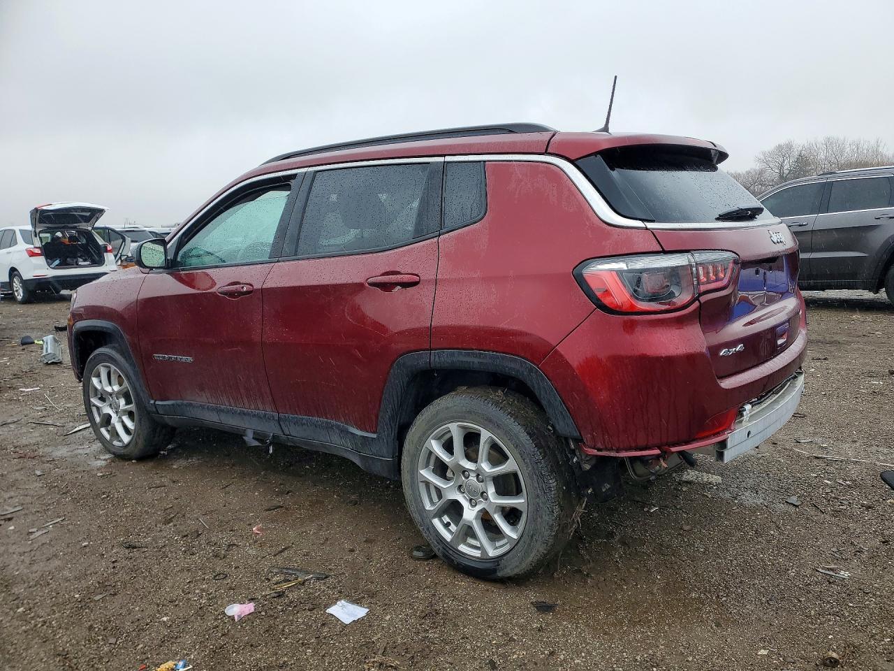 2022 Jeep Compass Latitude Lux - Фото 2