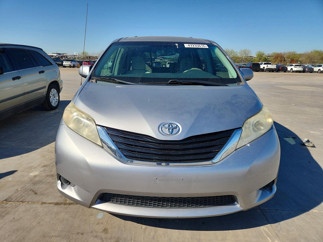 2012 Toyota Sienna Le 8-Passenger - Фото 5